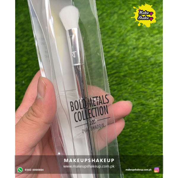 Real Techniques Brush Bold Metal 200 ( Factory Leftover )