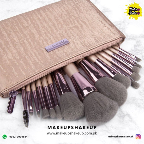 Bh Brushes Lavish with pouch and 15 brushes